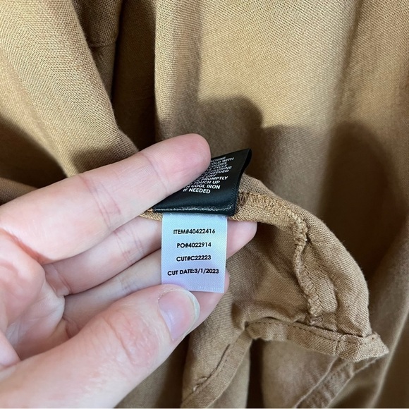 TORRID Linen Pocket Henley Long Sleeve Tunic Top - Picture 9 of 10